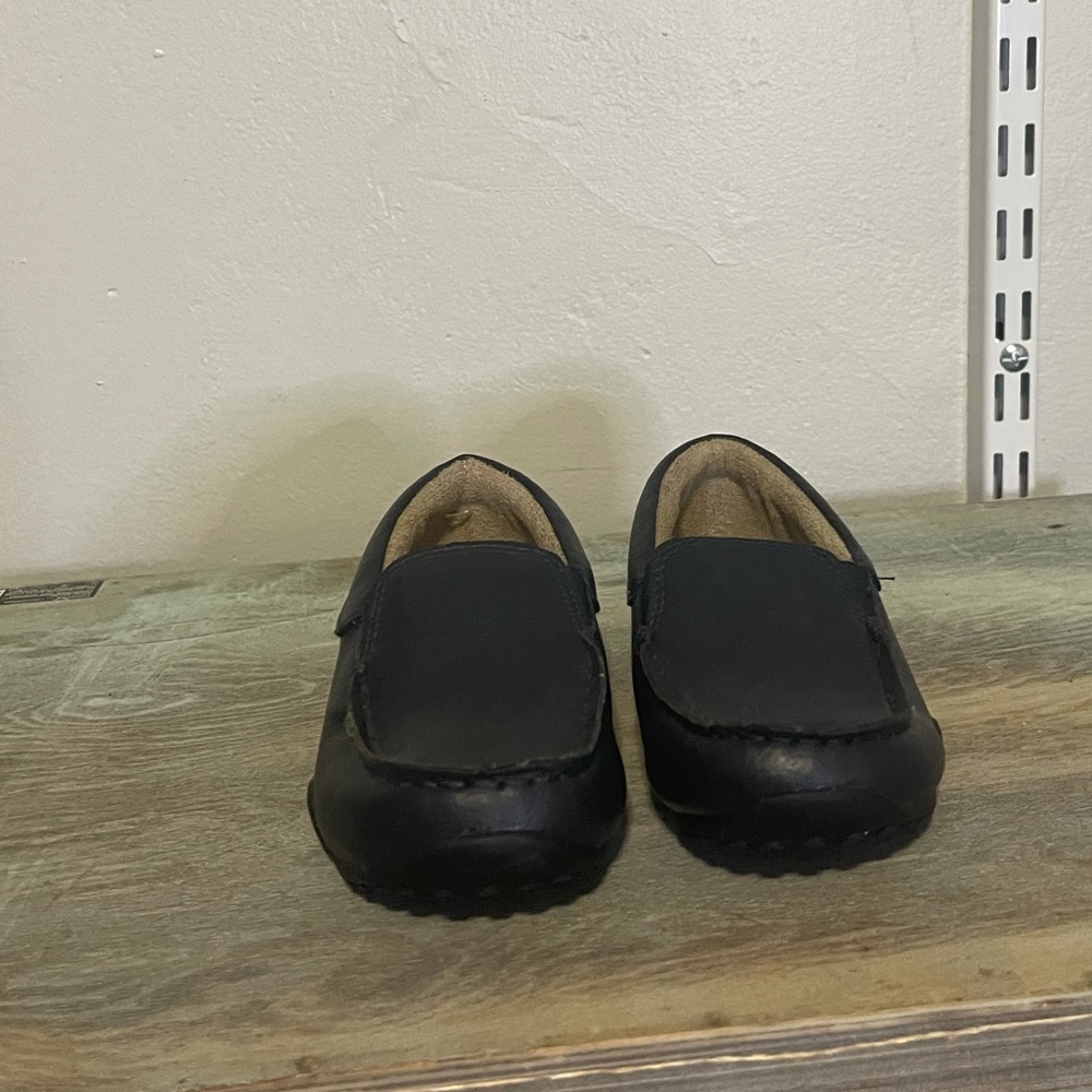 Children’s place loafers. Size 9. Navy blue